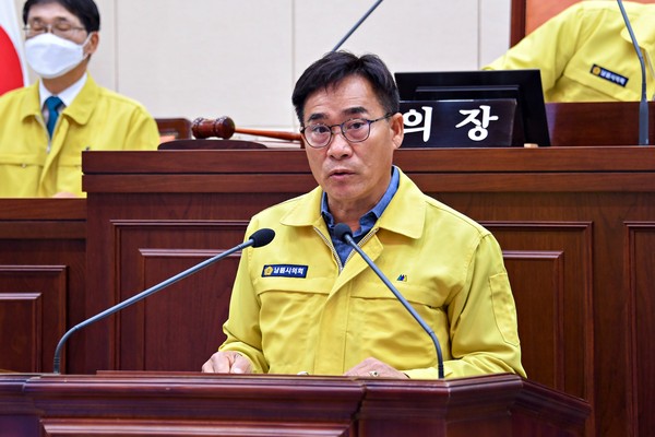 남원시의회 제236회 2차본 회의에서 김정현 의원이 5분 발언을 하고 있다./남원의회 제공
