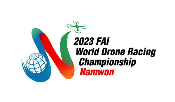 남원시가 ‘2023 남원 FAI 월드 드론 레이싱 챔피언십 및 국제 미래항공 모빌리티‧드론레저스포츠 엑스포’ 마스코트와 엠블럼, 슬로건을 공개했다.
